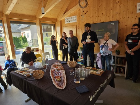 dobrote blagajeve dežele_avtor Las barje